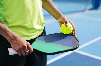 Pickleballschläger und Ball