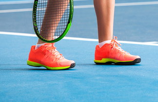 Entry tennis shoes