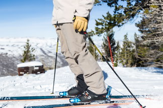 Men's entry-level ski pants